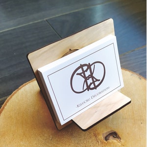Expositor de cartão de visita de madeira personalizável