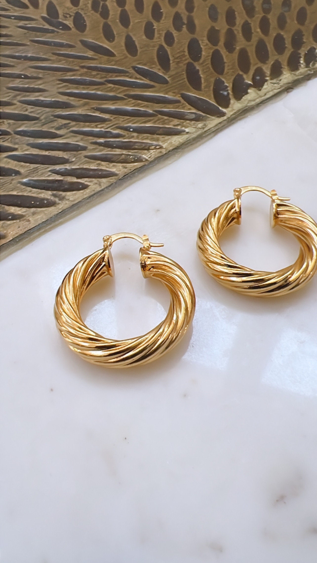 Boucles D'oreilles Créoles Torsadées – Acier Inox Plaqué Or – 2 Cm – Femme