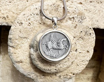 Anhänger aus 925er Silber mit authentischer griechischer Münze (90 v. Chr.), die Pegasus, das geflügelte Pferd, darstellt; Mutinus auf der Rückseite