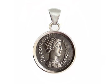 Roman coin (silver denarius 69-43 BC) sterling silver pendant depicting Diana Nemorense