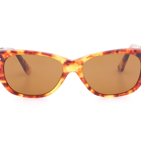 Classy Persol Ratti 840 vintage sunglasses - cat eye sunnies made in Italy in the 80's