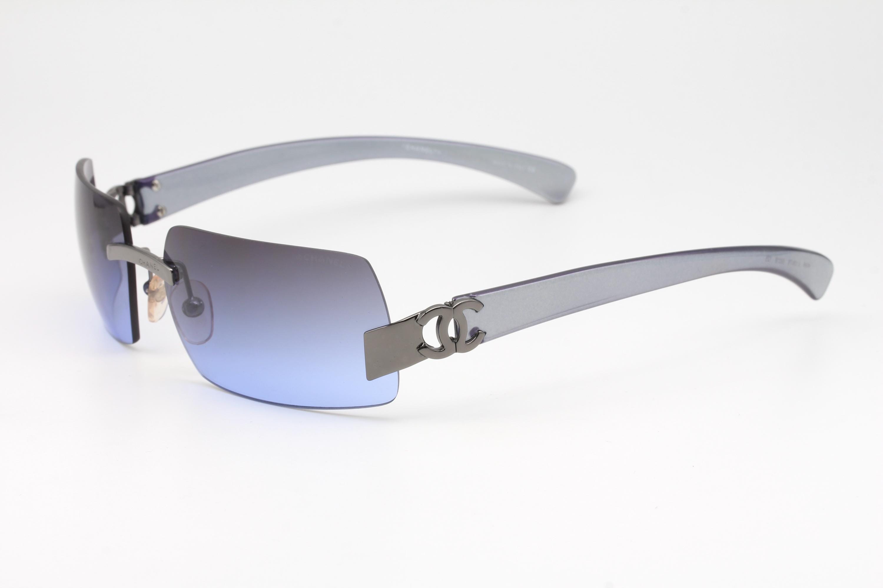 Vtg Chanel 4048 Rimless Sunglasses Silver Frame Grey Gradient Lenses Y2K Style Chanel Silver Rimless Square Sunglasses Grey Gradient Lenses main image 2