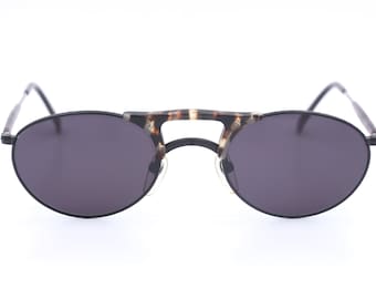 Oliver Peoples Y2K Impala Gradient Wraparound Sunglasses, w/case,unisex, EUC Oliver Peoples 2000C with Black frame and Grey lenses  main image 4