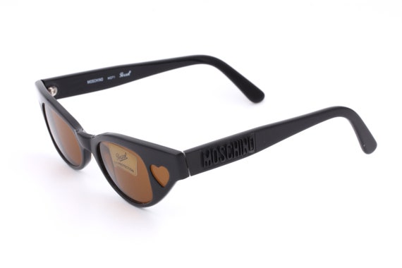 Moschino Sideways Heart Plastic Sunglasses Moschino Sideways Heart sunglasses main image 4
