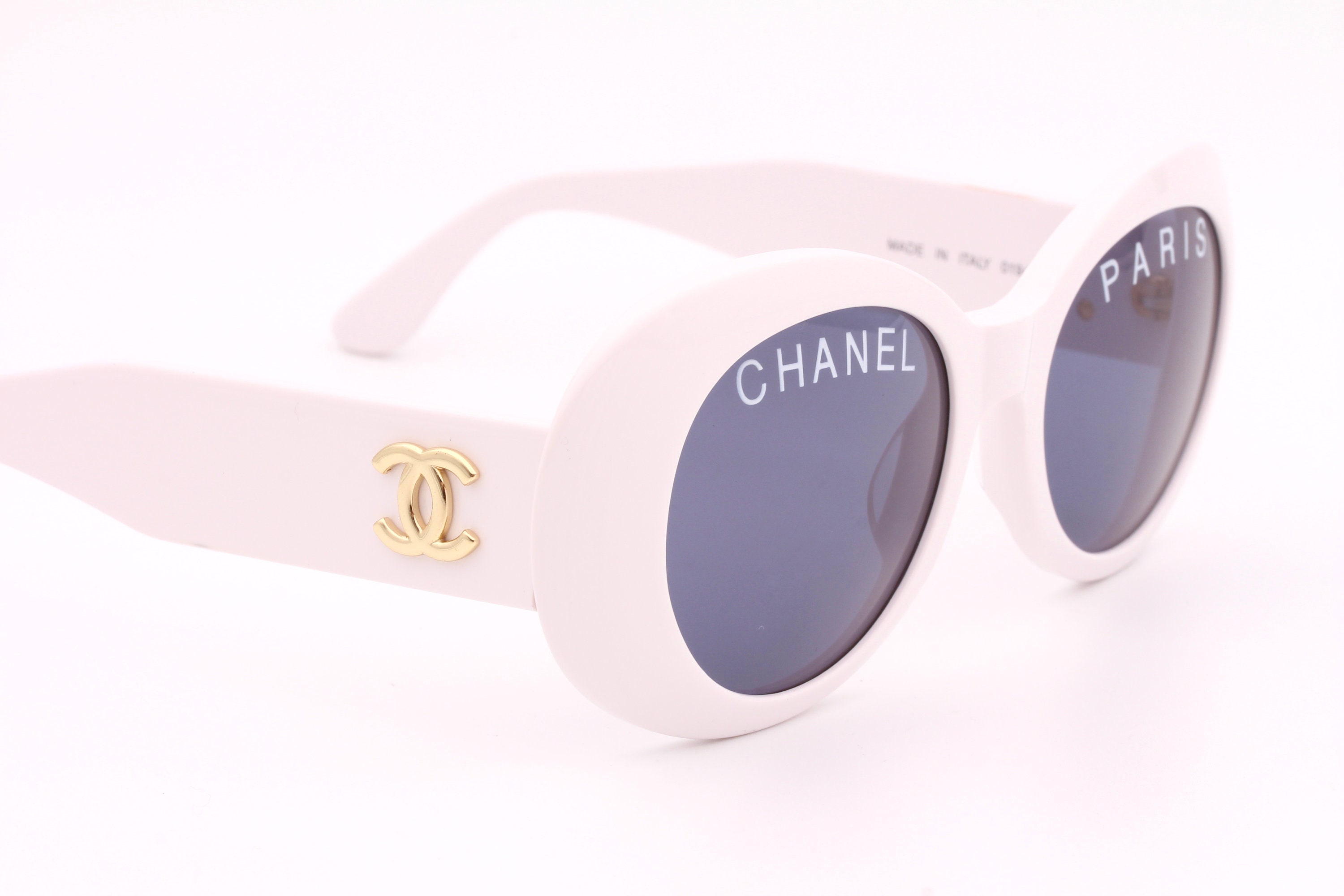 CHANEL　　VINTAGE　made in ITALY RARE! Stunning authentic archival Chanel gradient | Depop
