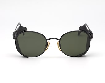 Vintage Armani sunglasses mod 656 with side shield, made in Italy 80s - glasses case not included