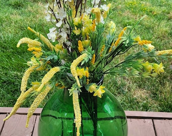 Damigiana italiana in barattolo di olive verdi d'epoca ritrovata vicino a Pompei, Italia