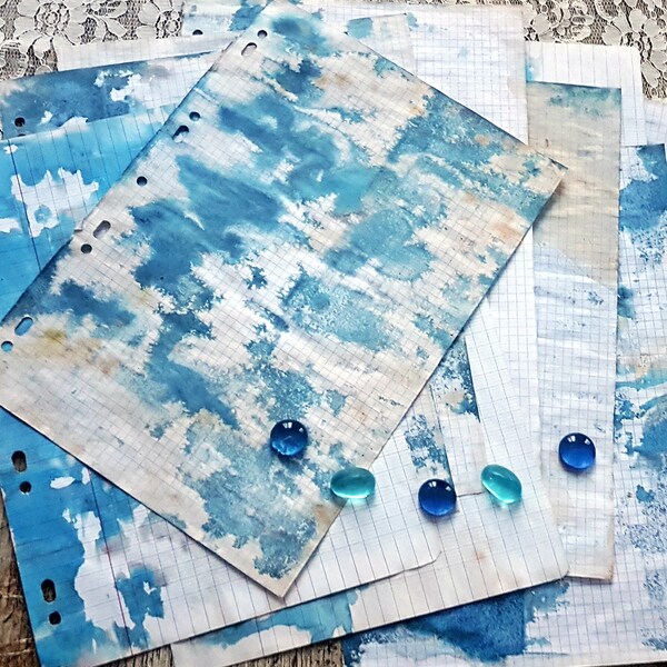 Papier bleu et vieilli - grands et petits carreaux - papier unique original pour créations, collage, scrapbooking, journaling, ecriture x10