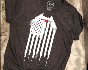 T-shirt à manches courtes en jersey unisexe pour adultes avec drapeau évasé HC/MC Red Plane