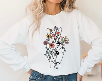 Floral Peace Hand Sweatshirt, Peace Sweatshirt, Boho Shirt, Peace Sign Shirt, Retro Sweatshirt, Flower Power, Gift for Her, Hippie Shirt