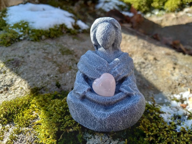 Aphrodite Goddess Statue with Rose Quartz Gemstone – Love, Passion, Healing Altar Decor - Miniature Aphrodite Goddess Rose Quartz Heart