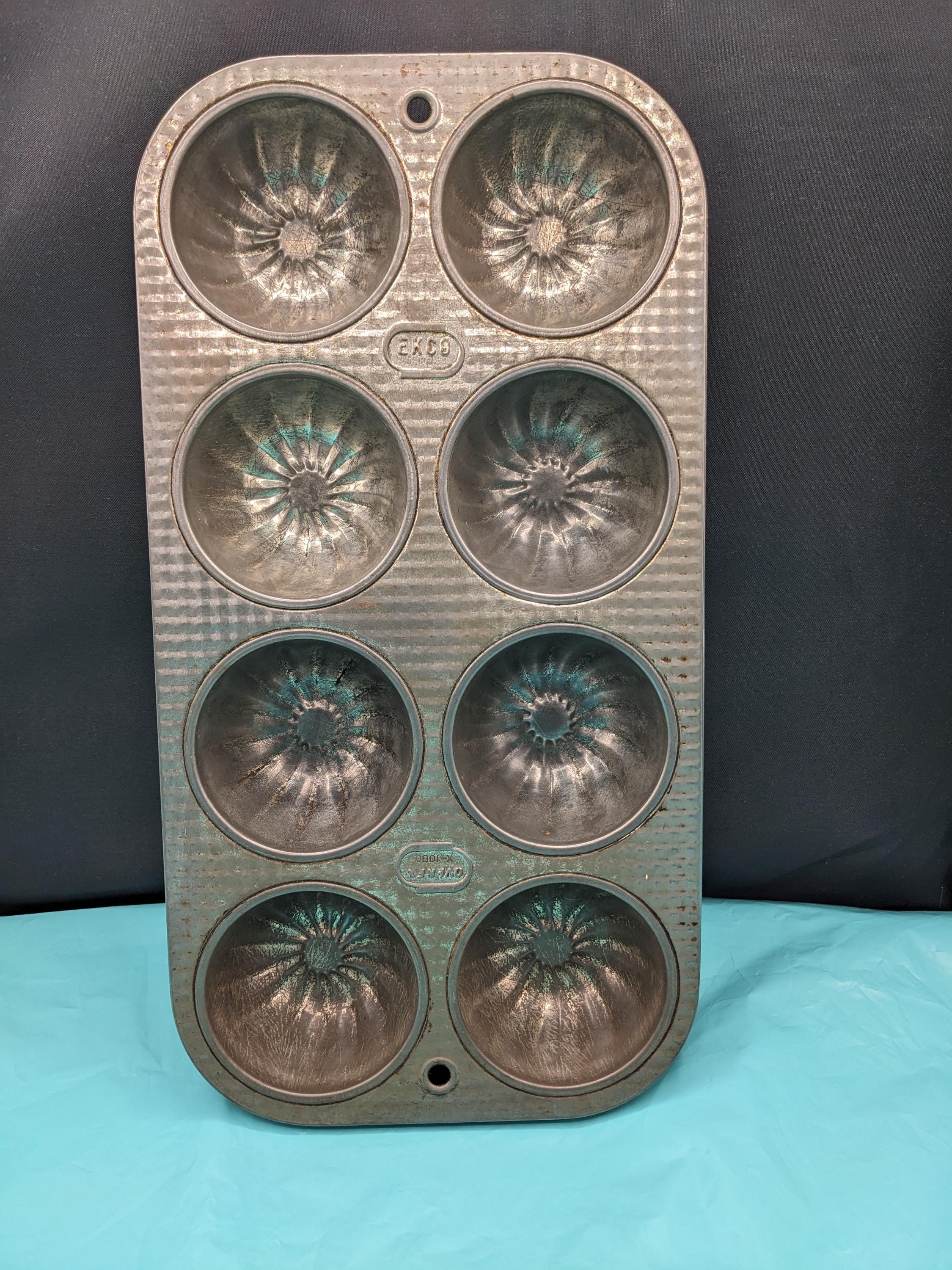 Vintage Ekco Metal Muffin Pan Starburst Ovenex X-1080 ct USA Pre-owned  Rustic