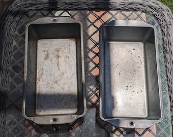 Vintage Ekco Loaf Pans 2 Ekco 9.25" x 5.25" x 3"  Metal Loaf Pans USA Wear Rust