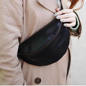 Hip Bag Leather Small Bag Waist Bag Unisex Banana Bag Ukraine Vendeurs