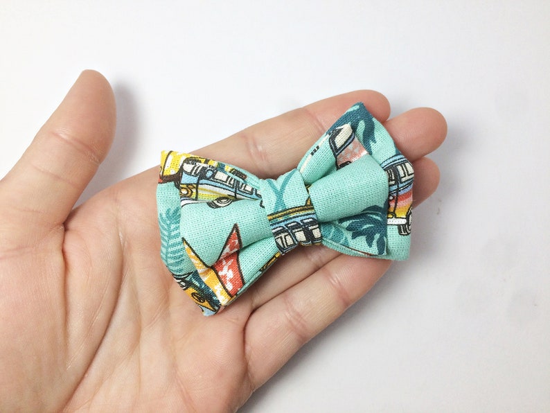 Hippie Van Dog Bow Tie , Flower power , Surf beach dog bow , Summer Bow Tie for dogs , " HIPPIE " S – 7x3cm [3”x1”]