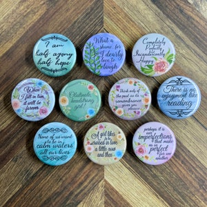 Jane Austen Gifts - Associez des épingles à boutons ou des aimants de 1,25 po.