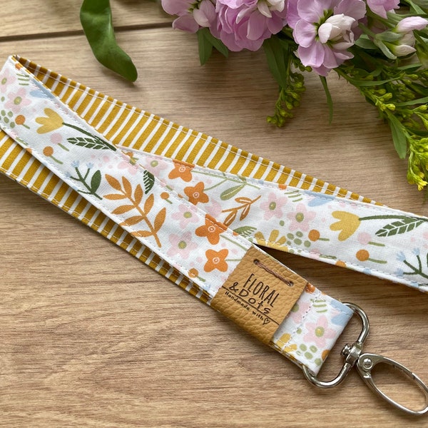 HYGGE FLOWERS • Schönes Blumen Schlüsselband Streifen Ocker Senf Gelb • Lanyard Stripes Mustard Yellow • Schlüsselanhänger  Karabiner Muster