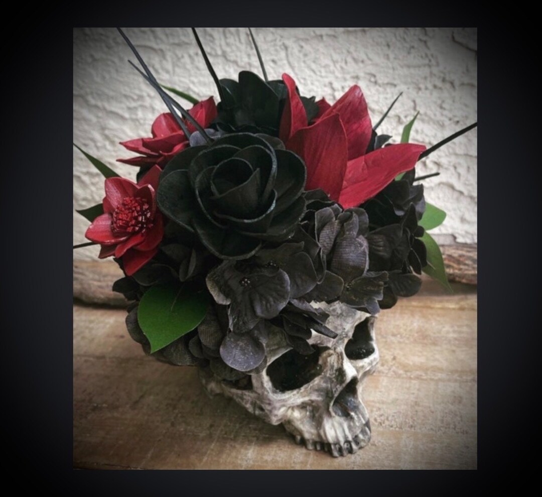 Centro de mesa con calavera gótica: flores de madera Sola, decoración de  boda oscura - Verónica - Etsy México, image size:1080x990