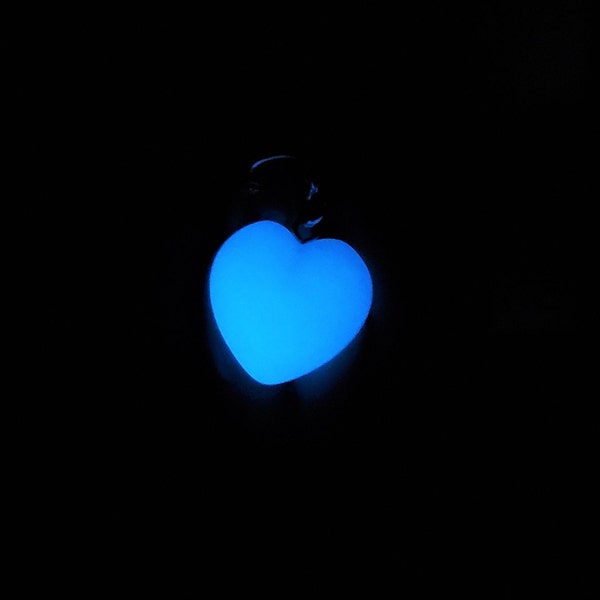 Glow In The Dark Heart Clit Clip On Pussy Jewelry, Erotic Labial Clip, Intimate Vaginal Jewelry, Non-Piercing Genital Jewelry, BDSM Lingerie