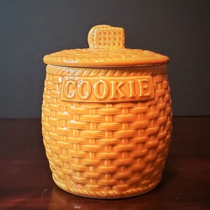 Small Cookie Jar Canister &#39;Cookies&#39; basket weave cookie handle Sandwich cookies