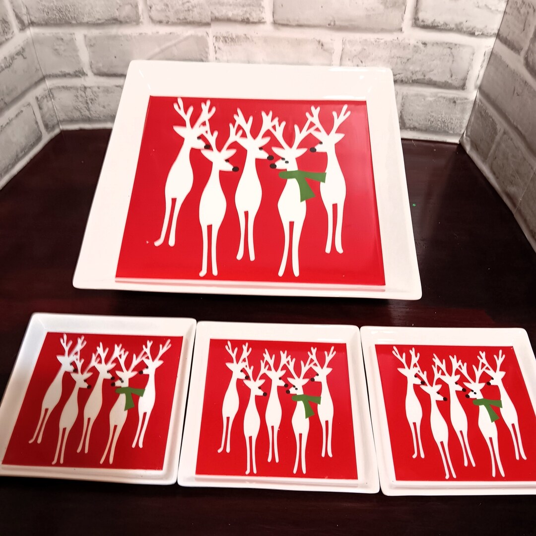 Crate & Barrel 12 and 6 Square Serving and Appetizer Plates Reindeer