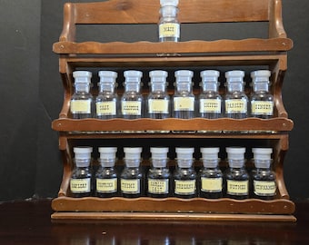 Vintage Mid Century Apothecary Glass Bottles Wood Spice Rack Plastic Stoppers