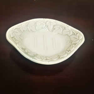 Ceramic Ivy detail Inspired Soap Ring Jewelry Dish heavy ceramic pottery  6.5&quot; scalloped diamond