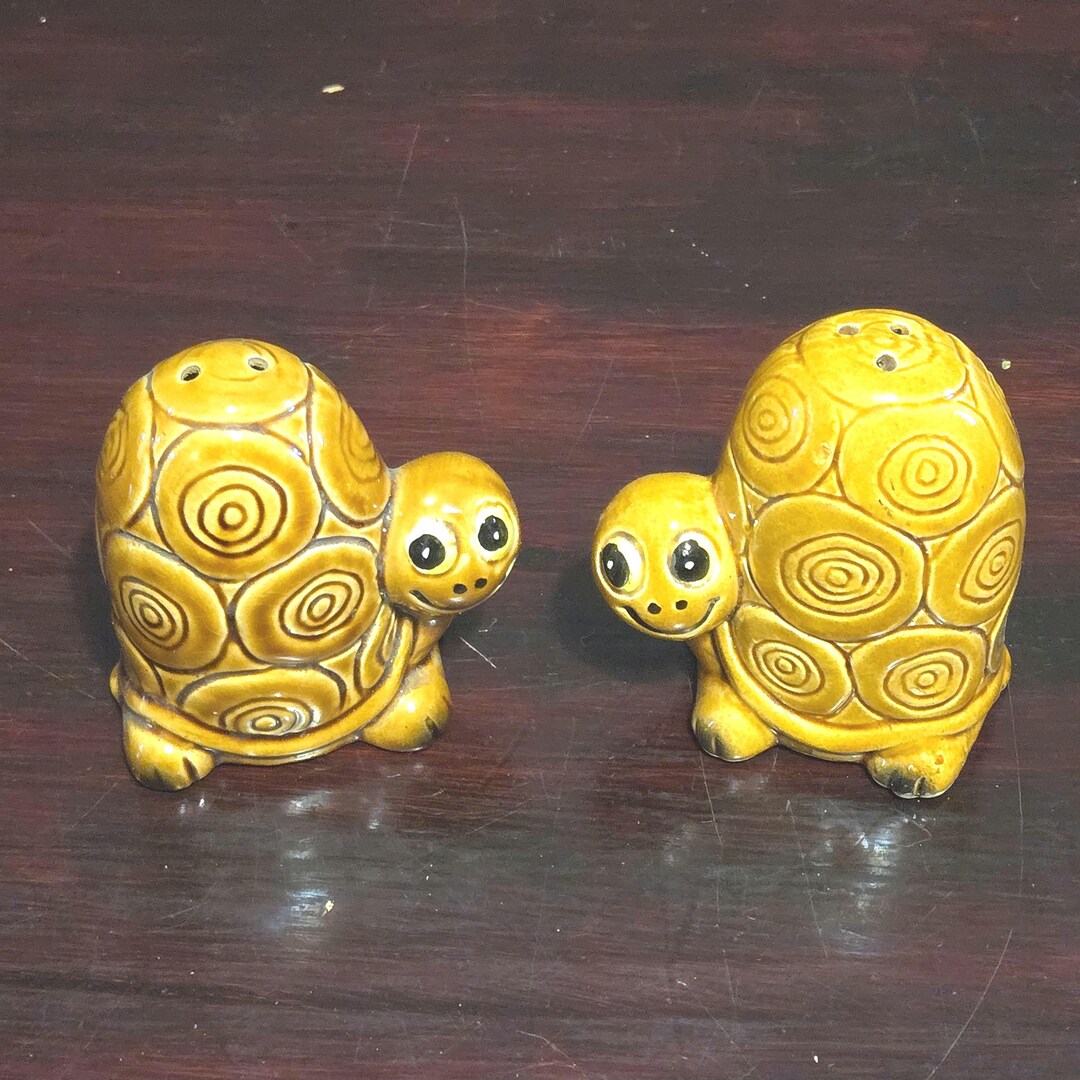 Vintage Anthropomorphic Turtle Salt & Pepper Shakers 70s Japan Yellow ...