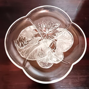 Lotus Blossom Lily Pad 12&quot; Divided Glass Frosted Leaves Tray Studio Nova Mikasa