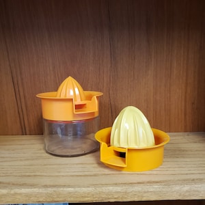 Vintage Gemco set of 2 Orange Juicer Grater Reamer Hand Press Retro Glass