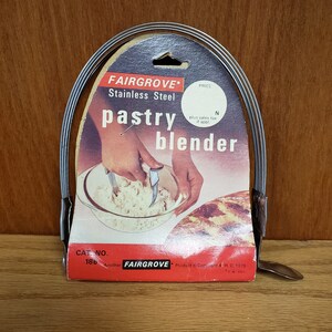 NOS Vintage Kitchen Utensil Wood Handle Pastry Blender Fairgrove