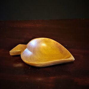 Vintage Leaf Spade Shaped Genuine Monkey Pod Bowl Philippines tropical rain tree