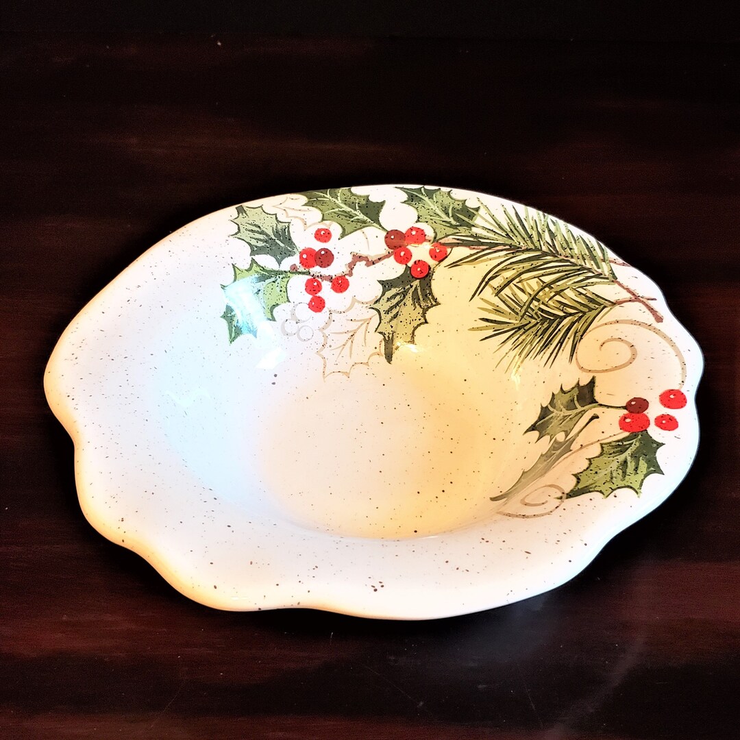 Grasslands Road Christmas Pinewood Dishware Holiday Holly Accent 9 Bowl