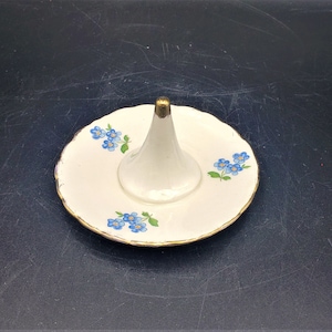 Vintage glazed porcelain ring stand spindle vanity sink gold trim applique floral