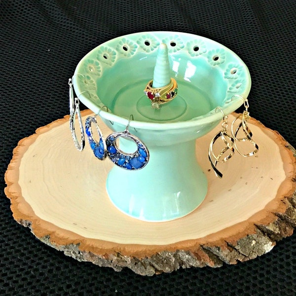 jewelry box,  jewelry holder,  jewelry organizer, jewelry pedestal, ceramic jewelry dish