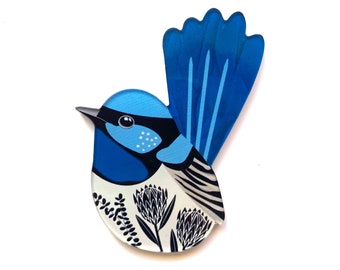 Adorable Fairy Wren Pin, Up-cycled vinyl record, resin, eco-friendly, original artwork, colourful, sustainable, wearable art, bird