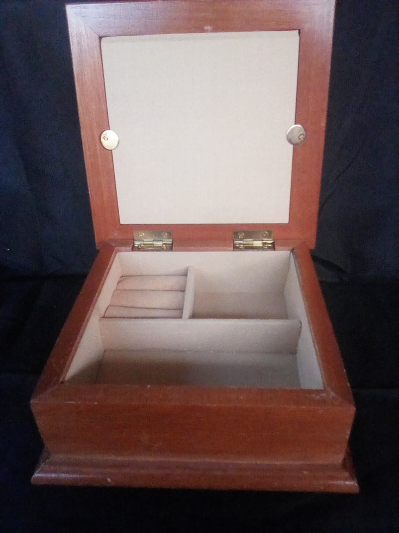 Vintage Square wood jewelry box girl with apples