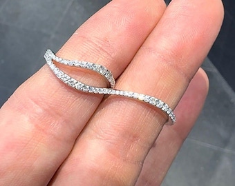 18Kホワイトゴールドのウェーブリング、0.57カラットの天然ダイヤモンド付き、非対称ダブルバンドバイパスリング、サイズ6（調節可能）ファインジュエリー