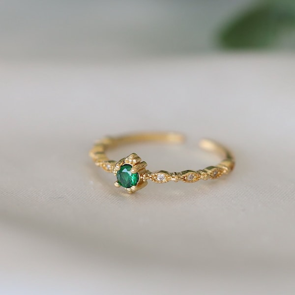 18K Gold Plated Green Gem Ring, Simulated Green Emerald Ring, Adjustable Stone Ring, Green Stone Ring, Thin Lace Band Ring, Adjustable Ring