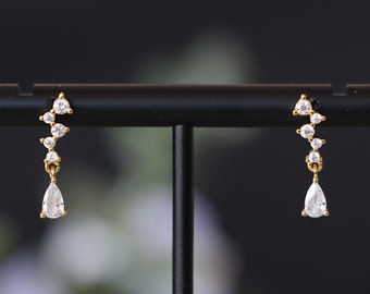 Crystal teardrop earrings, cz bridal Jewelry, gold water drop earrings, oval teardrop earrings, vintage teardrop earrings, vintage earrings