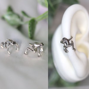 Silver Frog Ear Cuff, Cute Frog Ear Climber, Frog Helix Wrap Earring, Animal Earring, Cute Ear Cuff, Minimal Everyday Earring, Creative Gift