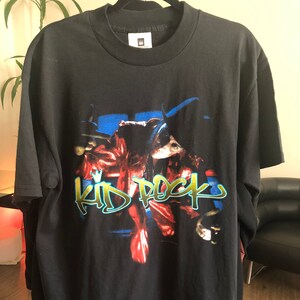 Vintage 1990&#39;s Kid Rock Middle Finger Graphic T-Shirt