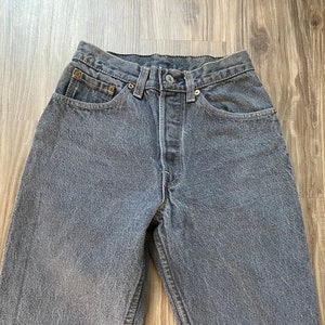 Vintage 501-6157 Levi's medium zwarte spijkerbroek met knoopsluiting