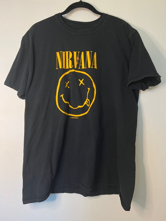 Vintage 1992 Nirvana Smiley Face Distressed T-Shi… - image 1