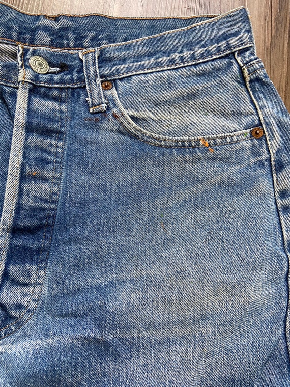 Vintage Levi's 501 Classic Short Blue Jean Cut Of… - image 3