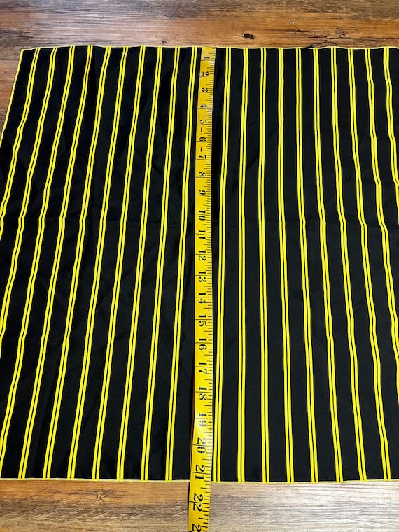 Vintage 1960's-1970's Ray Strauss Unltd Inc. Black and Yellow Striped Scarf View 5