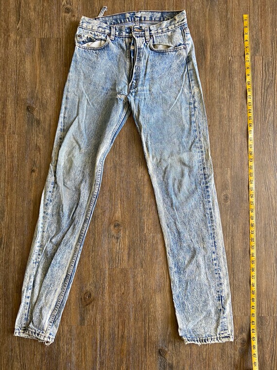 Vintage 501 Levi's Light Wash Denim Jeans - image 9