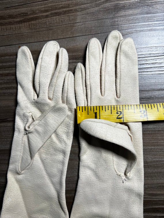 Vintage 2 Pairs of Short White Gloves - image 8