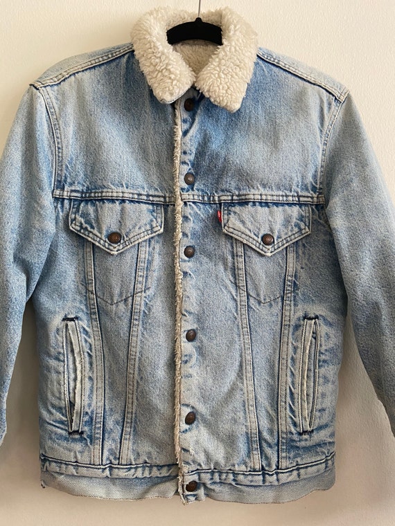 Vintage 4 Pocket Levi's Denim Sherpa Lined Jacket - image 2