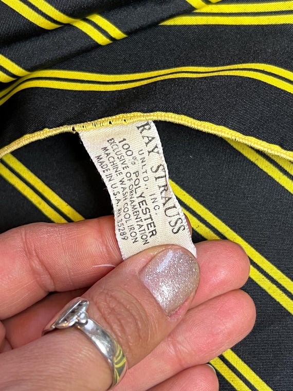 Vintage 1960's-1970's Ray Strauss Unltd Inc. Black and Yellow Striped Scarf View 6